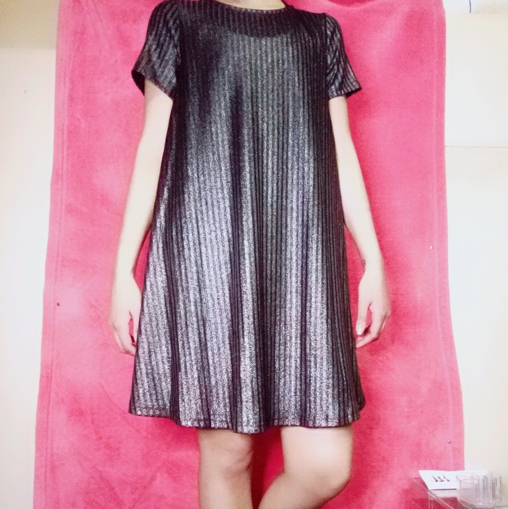 Dress - Picture 2 of 6